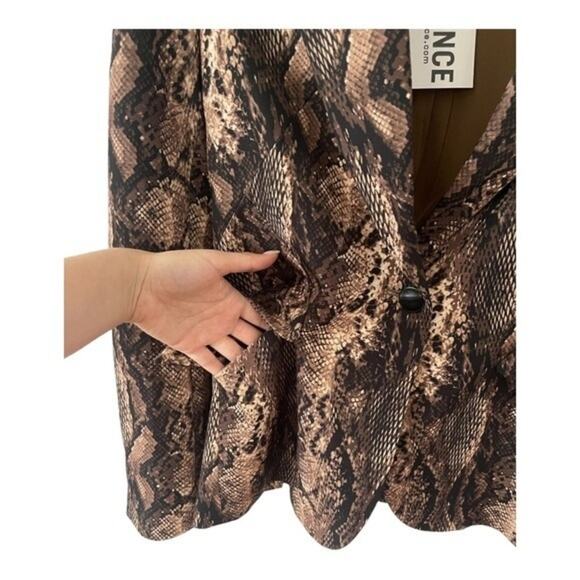 L’ AGENCE Chamberlain Python Print Single Breasted Blazer Jacket Brown Size 2 - Picture 7 of 16